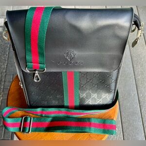 Gucci Black Messenger Bag with Green and Red Stripes